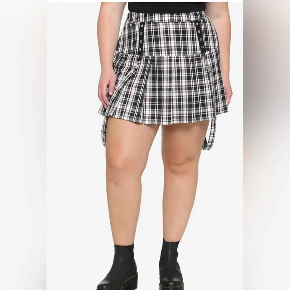 Hot Topic Skirts Hot Topic Goth Black White Red Plaid Grommet